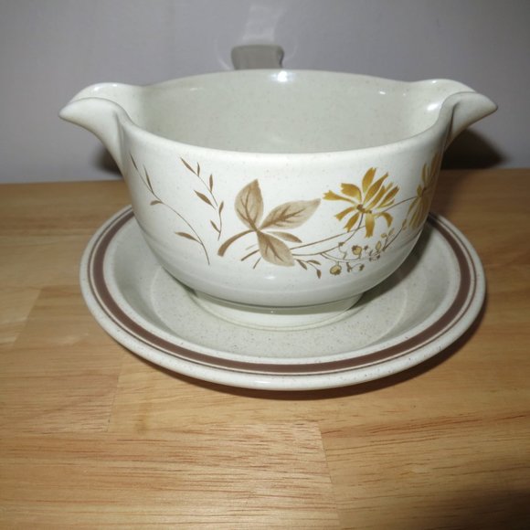 Gravy Sauce Pot Boat w/ Handle Royal Doulton 4.5" dia. w/ Underplate Sandsprite - Picture 3 of 8
